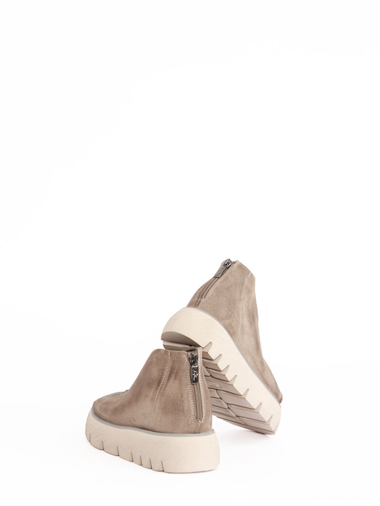 Lofina - Lofina sandal i ruskind med lynlås