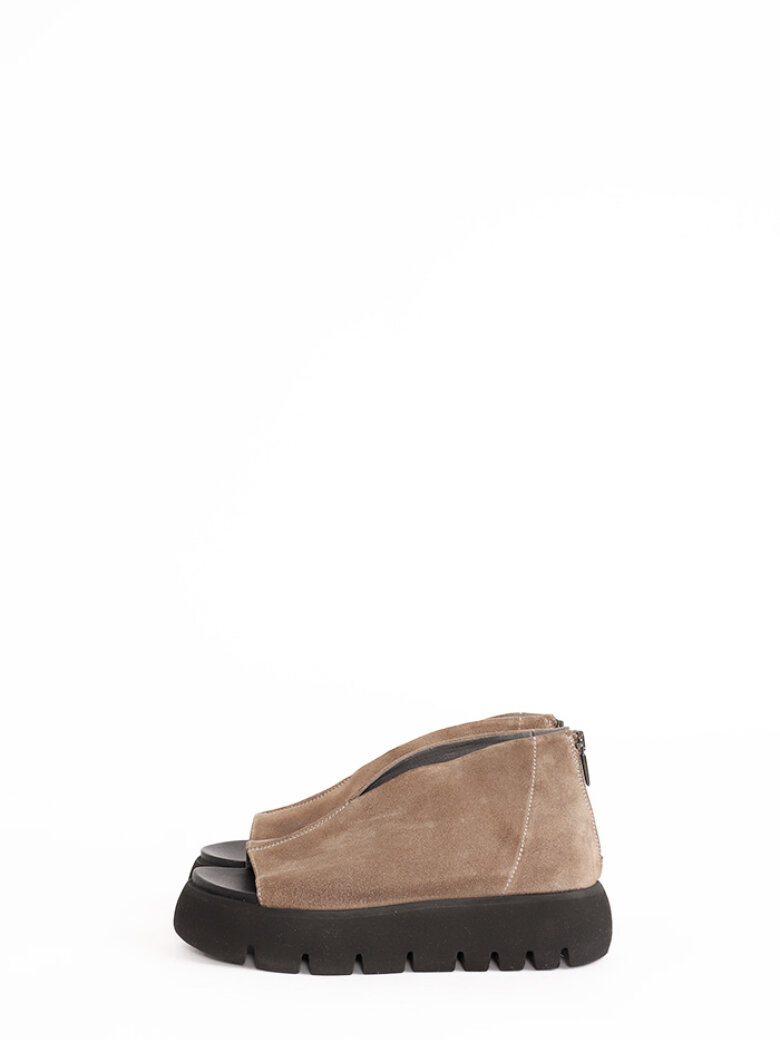 Lofina - Lofina sandal i ruskind med lynlås