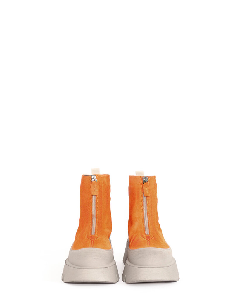 Lofina - Chunky booties with front zipper