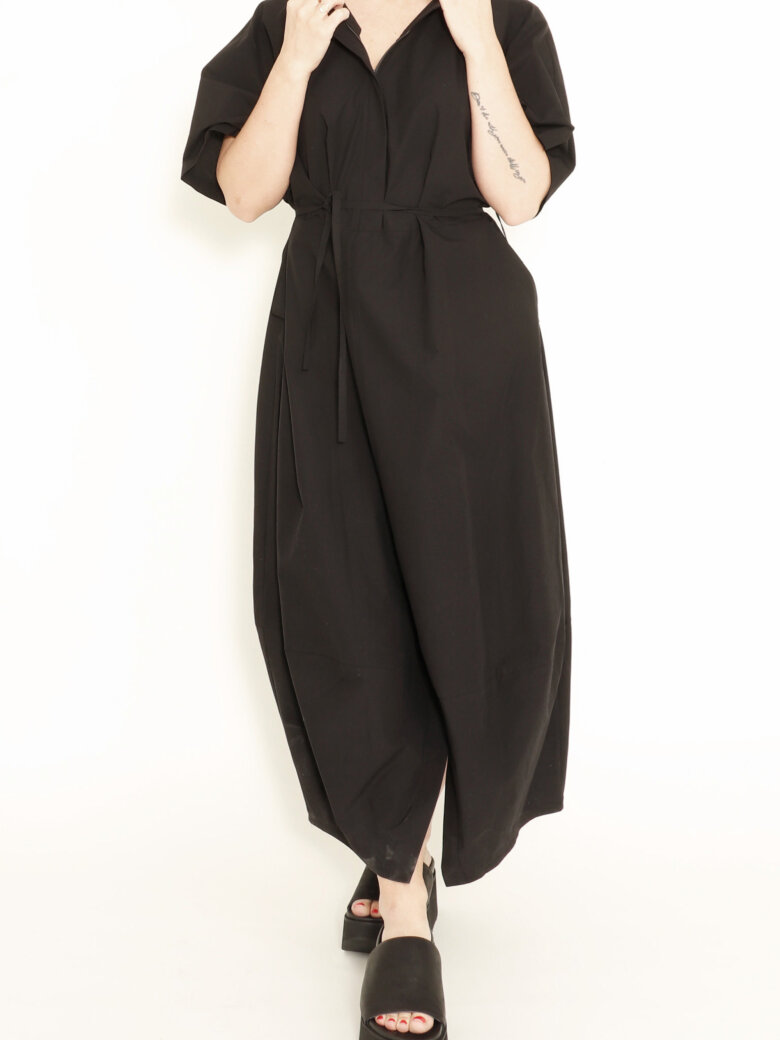Xenia Design - XD dress with zipper, pockets, slits and waist tie