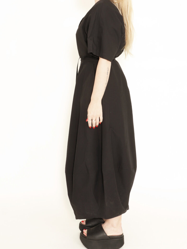 Xenia Design - XD dress with zipper, pockets, slits and waist tie