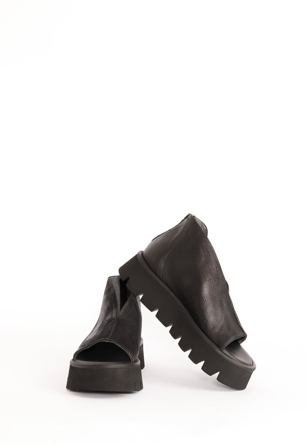 Lofina - Sandal with an open toe and a back zipper