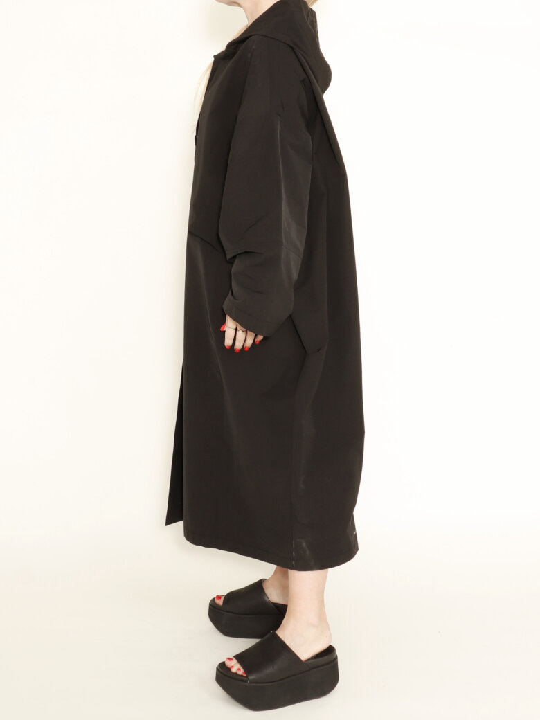 Xenia Design - XD trench with pockets, a hoodie and buttons