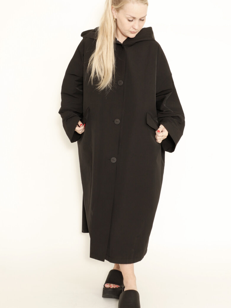 Xenia Design - XD trench with pockets, a hoodie and buttons