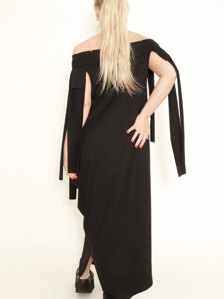 Xenia Design - Long, sleeveless XD dress in assymmetrical cut