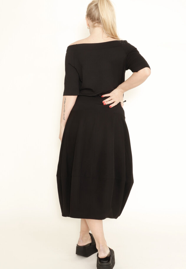 Xenia Design - XD dskirt with wide elastic waist band and a slit