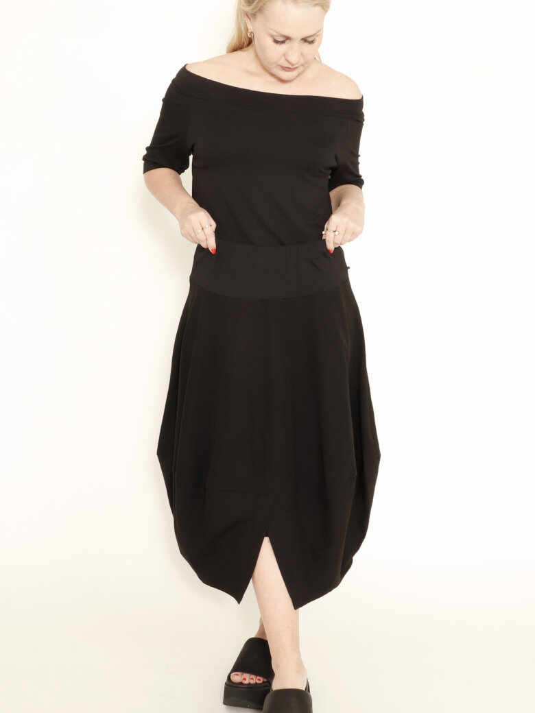 Xenia Design - XD dskirt with wide elastic waist band and a slit