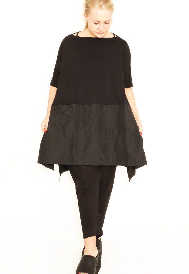 Xenia Design - Oversize XD tunic with a front pocket