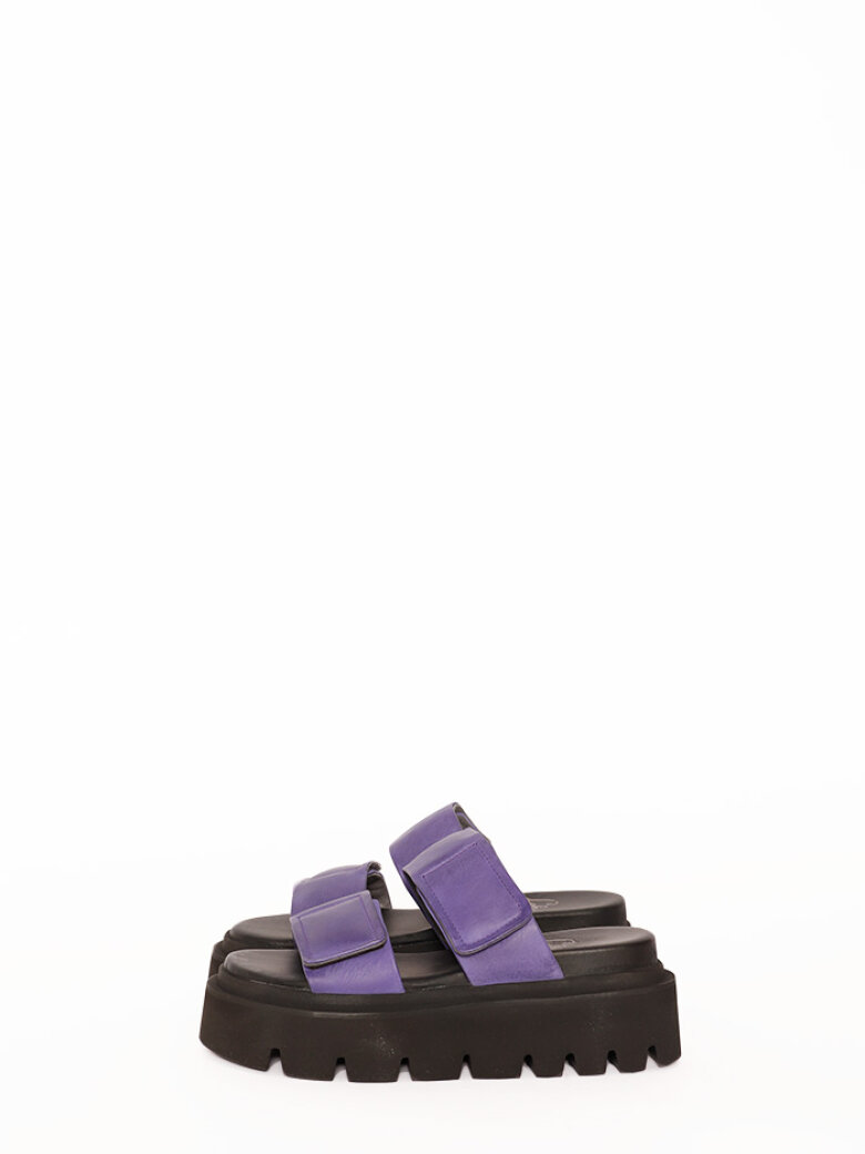 Lofina - Sandal med microsål og velcro