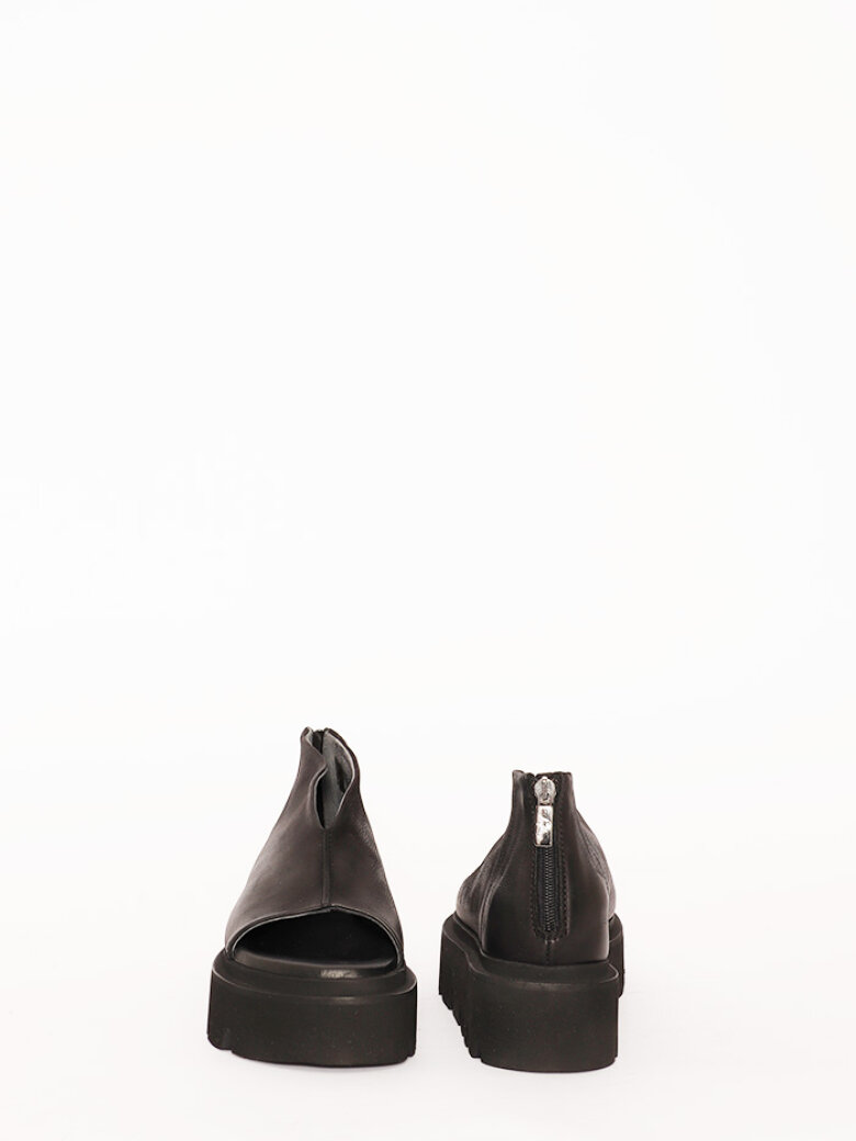 Lofina - Lofina sandal med lynlås