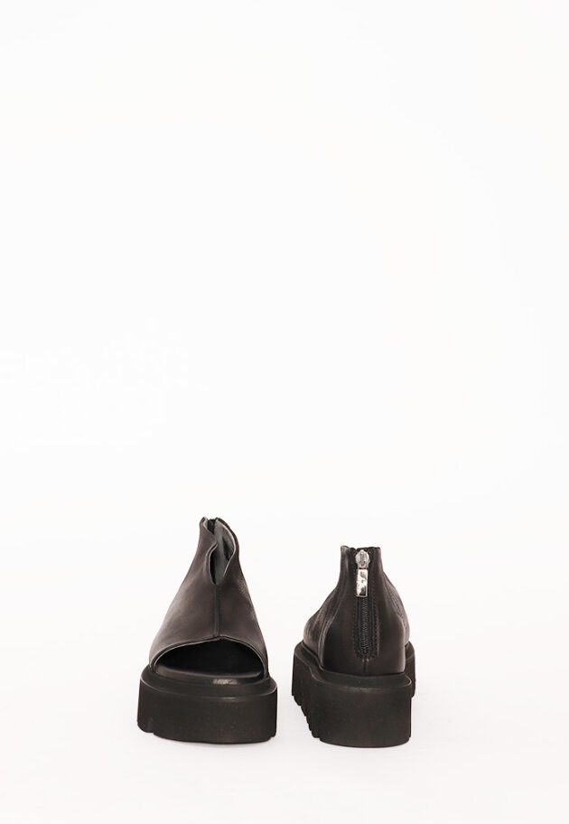 Lofina - Lofina sandal with a zipper