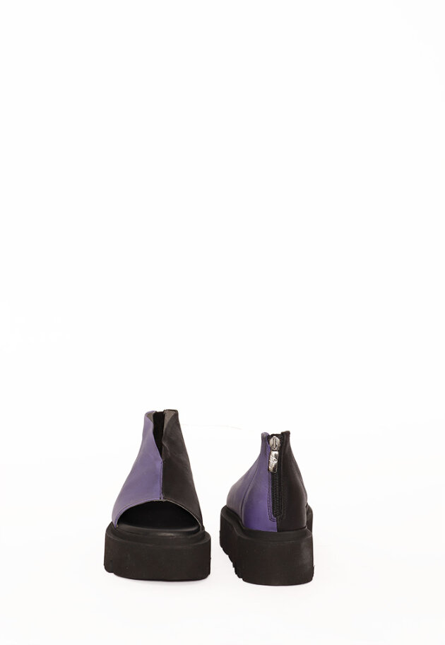 Lofina - Lofina sandal with a zipper