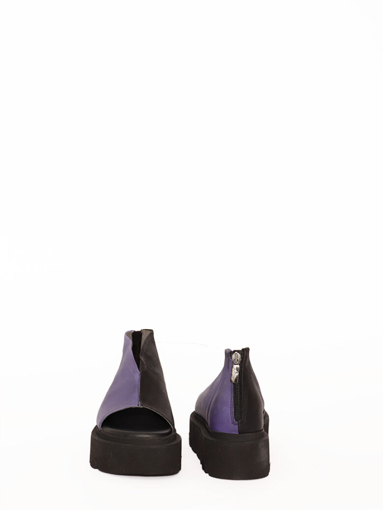 Lofina - Lofina sandal with a zipper