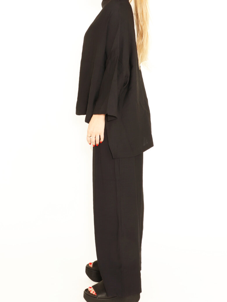 Xenia Design - Bluse med 3/4 ærmer, høj hals og vid pasform