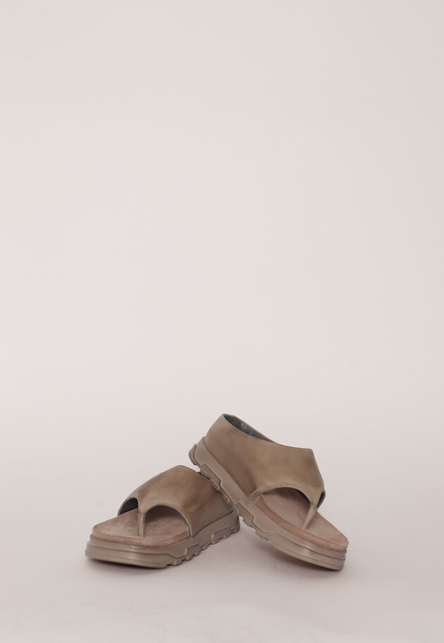Lofina - Sandal with a footbed sole