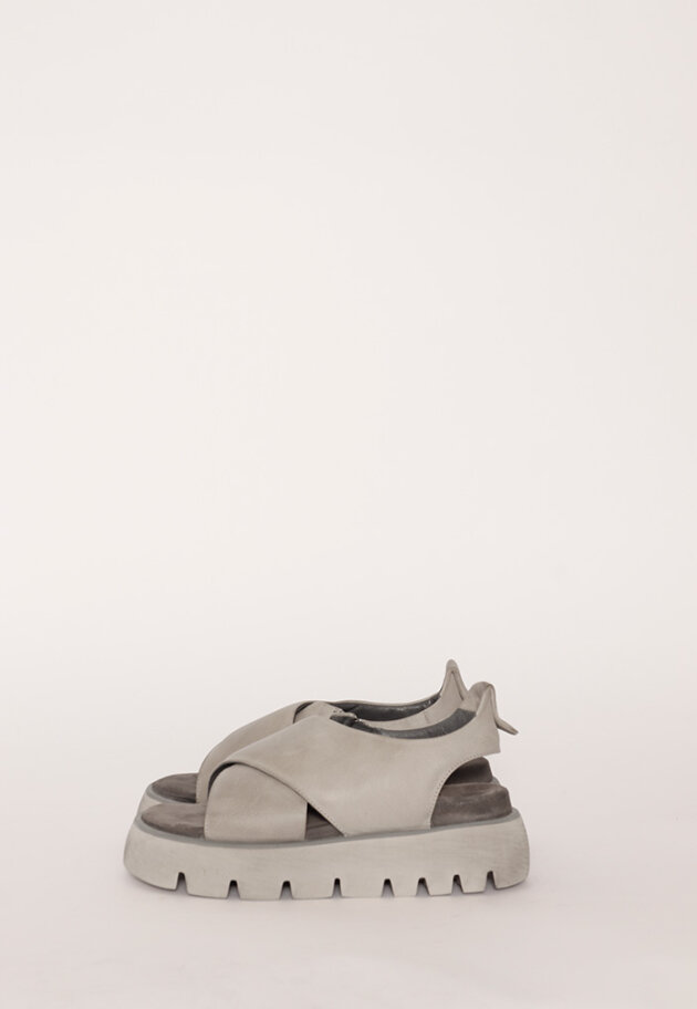 Lofina - Lofina sandal with a zipper
