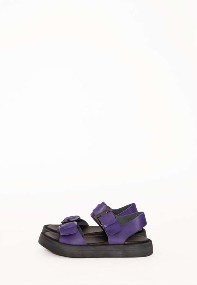 Lofina - Sandal with a rubber sole and buckle