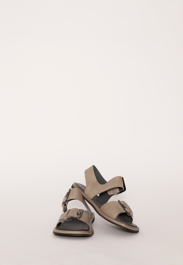 Lofina - Sandal with a leather sole and buckle