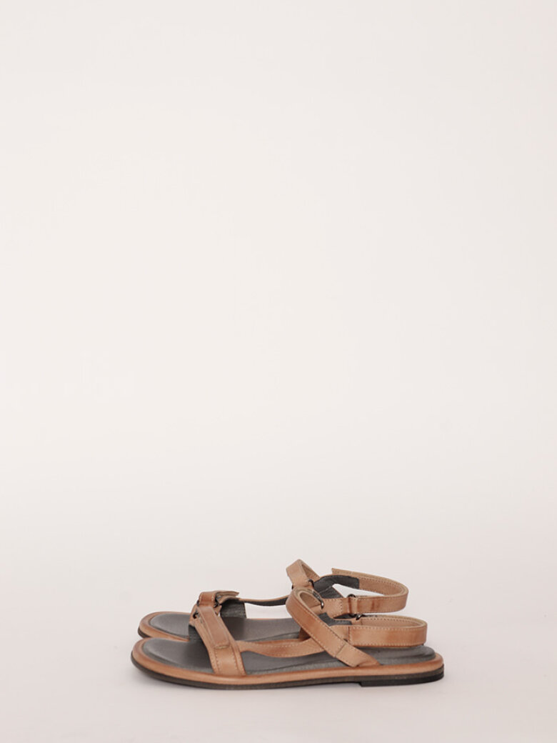 Lofina - Sandal with a leather sole and buckle