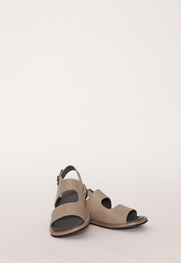 Lofina - Sandal with a leather sole and a strap