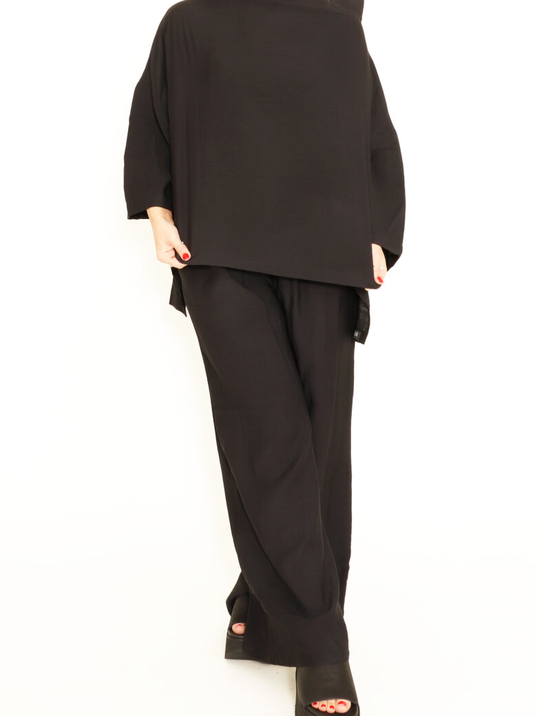 Xenia Design - Bluse med 3/4 ærmer, høj hals og vid pasform