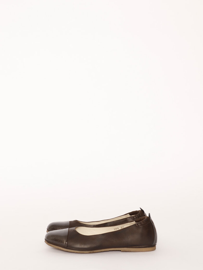 Lofina - Ballerina with raw rubber sole