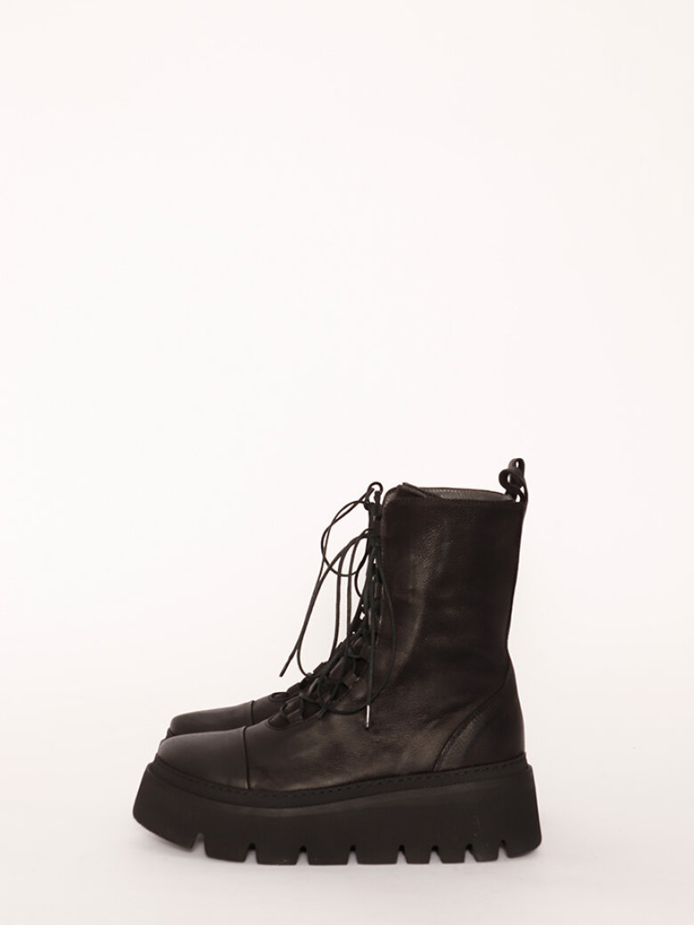 Lofina - Long boots with laces and micro sole