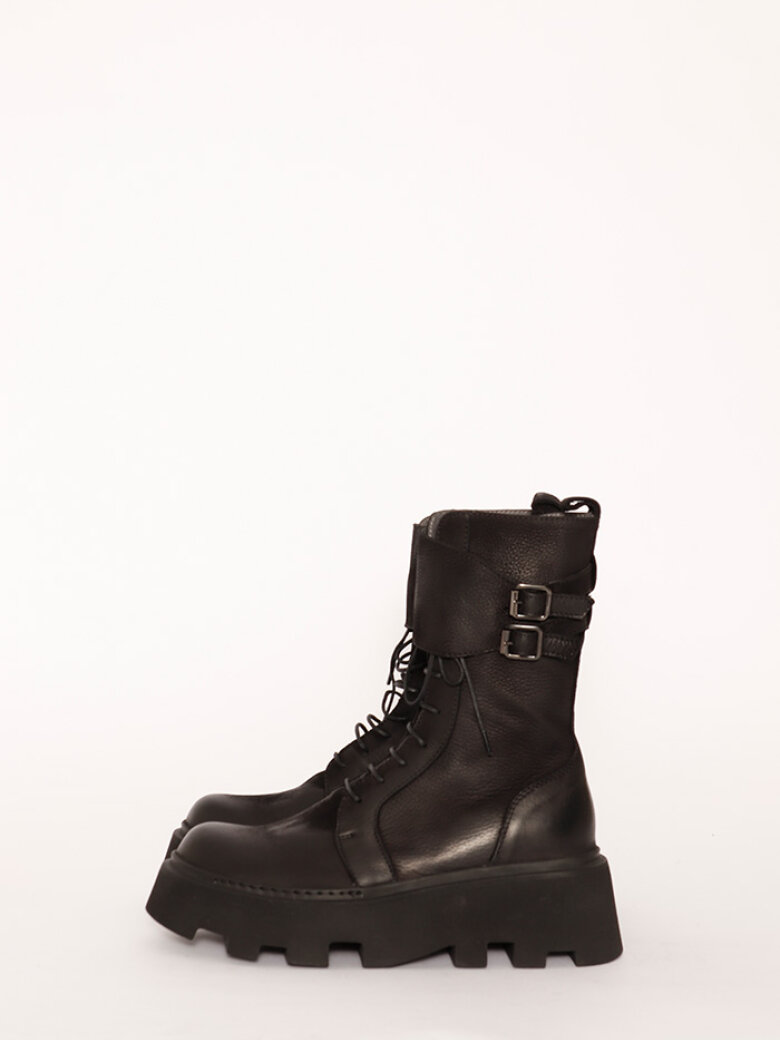 Lofina - Lofina boots with a chunky sole and zipper