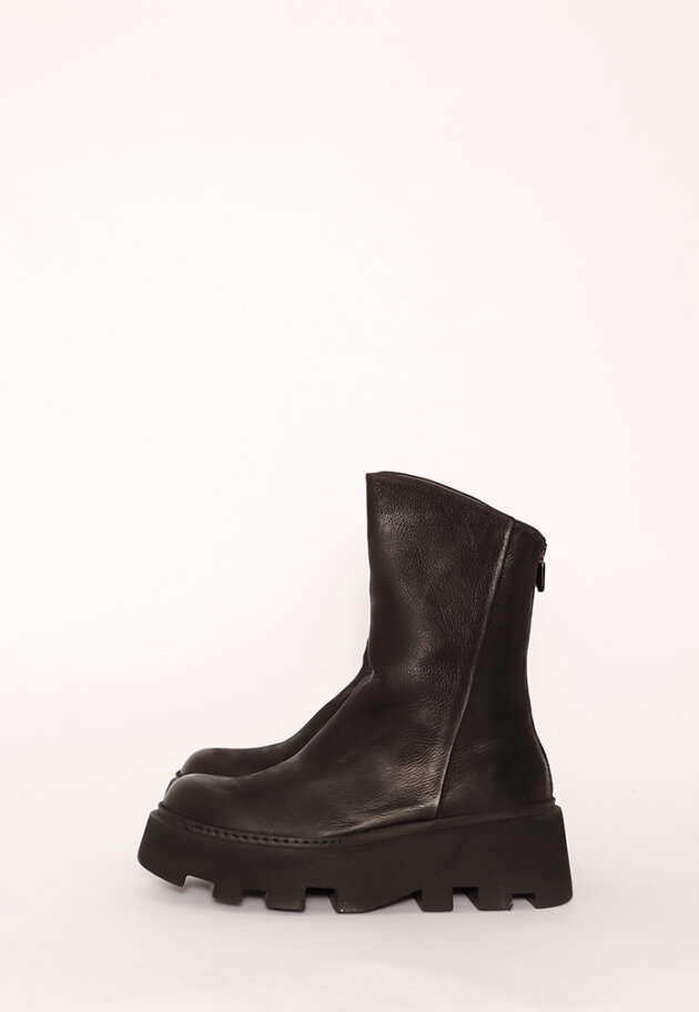 Lofina - Lofina boot with a chunky sole and zipper