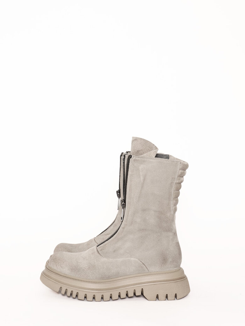 Lofina - Støvle med chunky microsål og lynlås