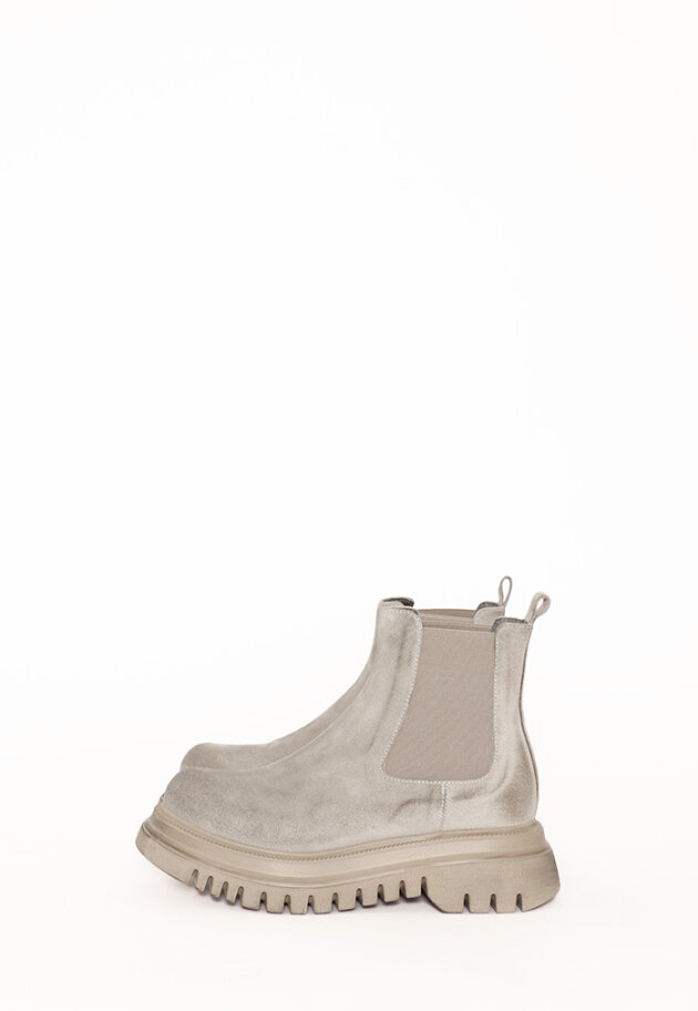 Lofina - Boot in suede with a micro sole and elastics