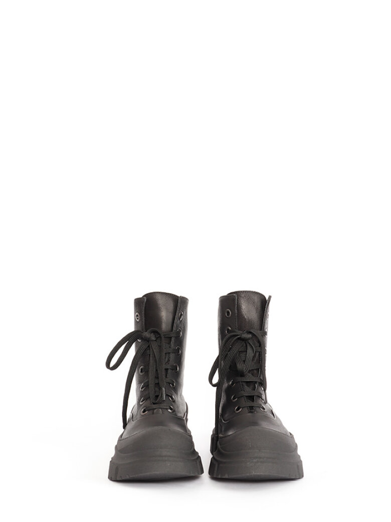Lofina - Chunky bootie with laces