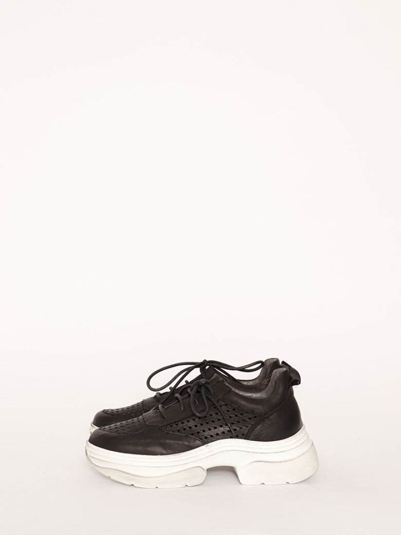 Lofina - Sneaker med hvid sål