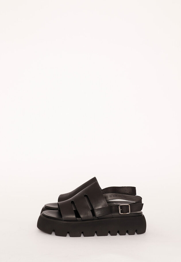 Lofina - Lofina sandal with a buckle