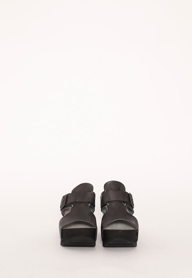 Lofina - Lofina sandal with a wedge heel