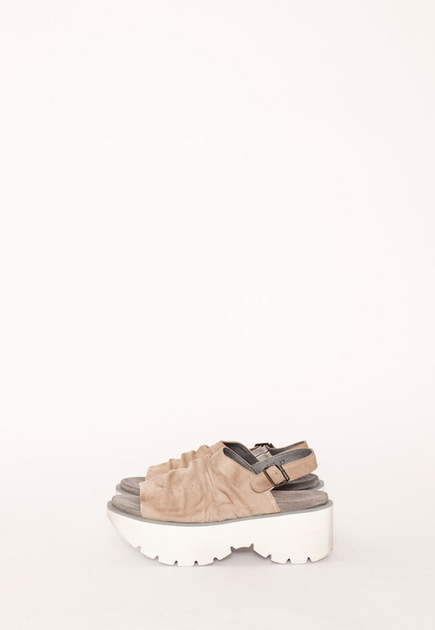 Lofina - Lofina sandal with a buckle