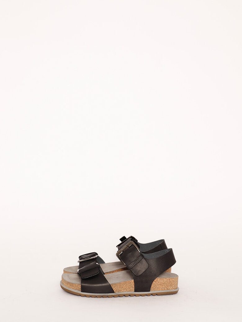 Lofina - Lofina sandal med metalspænder