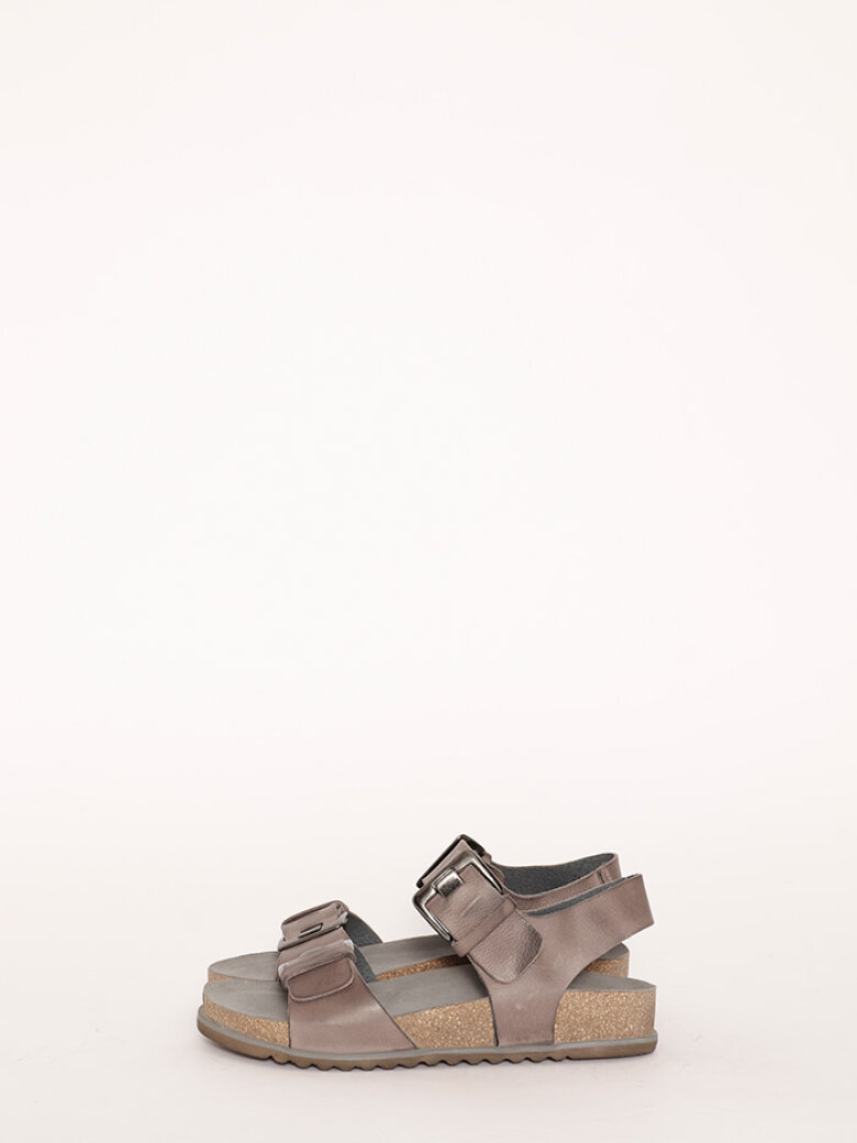 Lofina - Lofina sandal med metalspænder