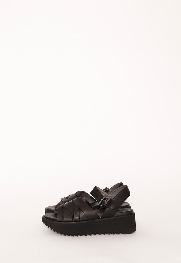 Lofina sandal with a buckle