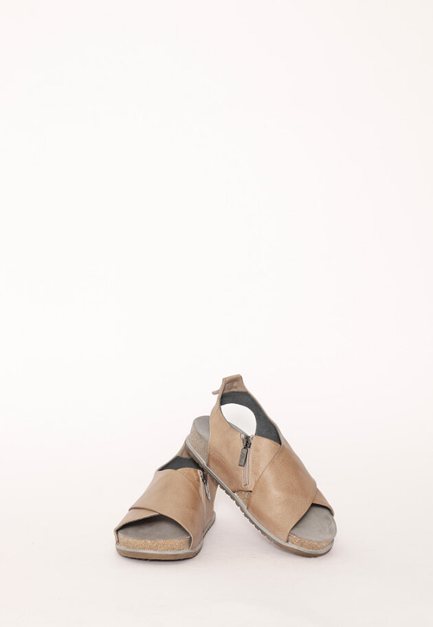 Lofina - Lofina sandal with crossing straps  