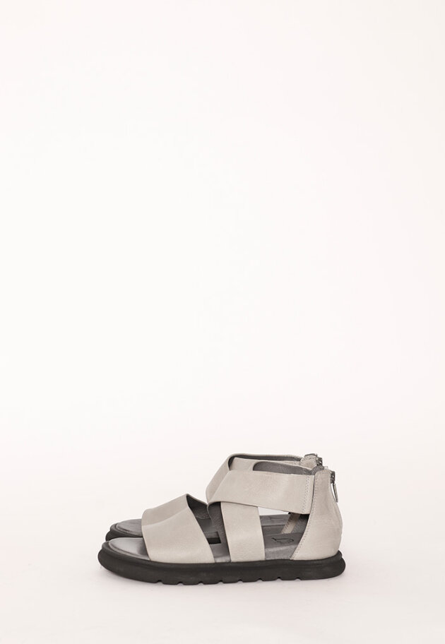 Lofina - Sandal with a micro sole 