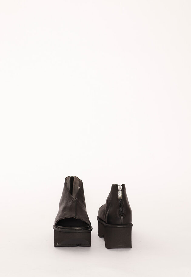 Lofina - Lofina sandal med lynlås