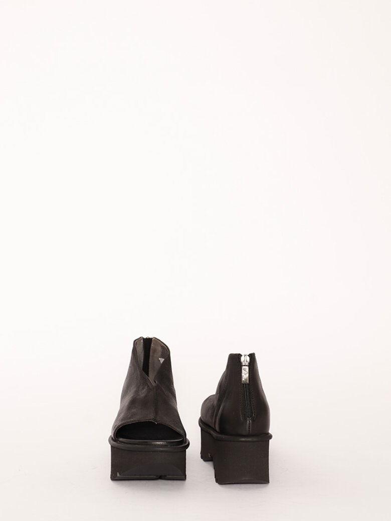 Lofina - Lofina sandal med lynlås