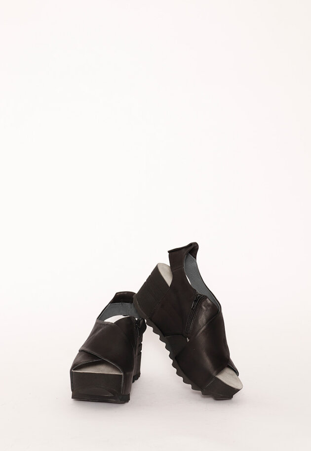 Lofina - Lofina sandal with a wedge heel