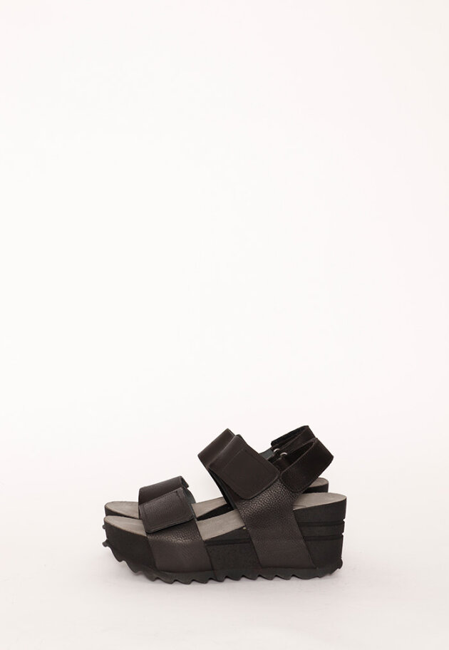 Lofina sandal med kilehæl