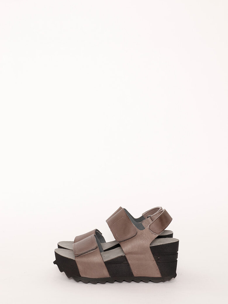 Lofina sandal med kilehæl
