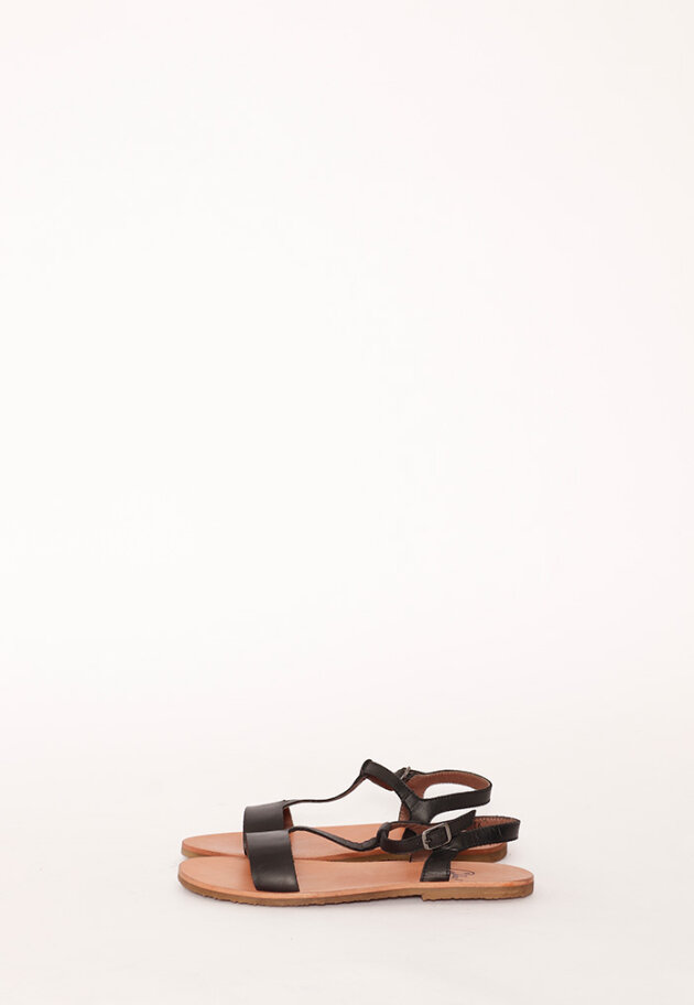 Lofina - Lofina sandal with a buckle