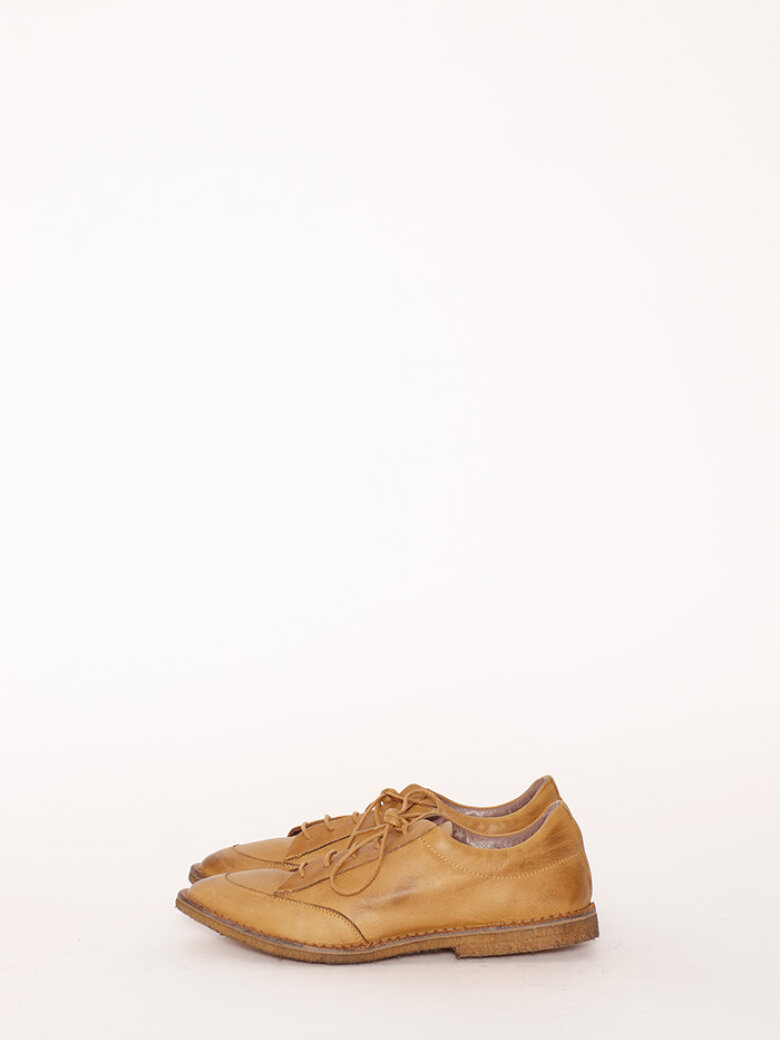 Lofina - Shoe with laces and a rubber sole