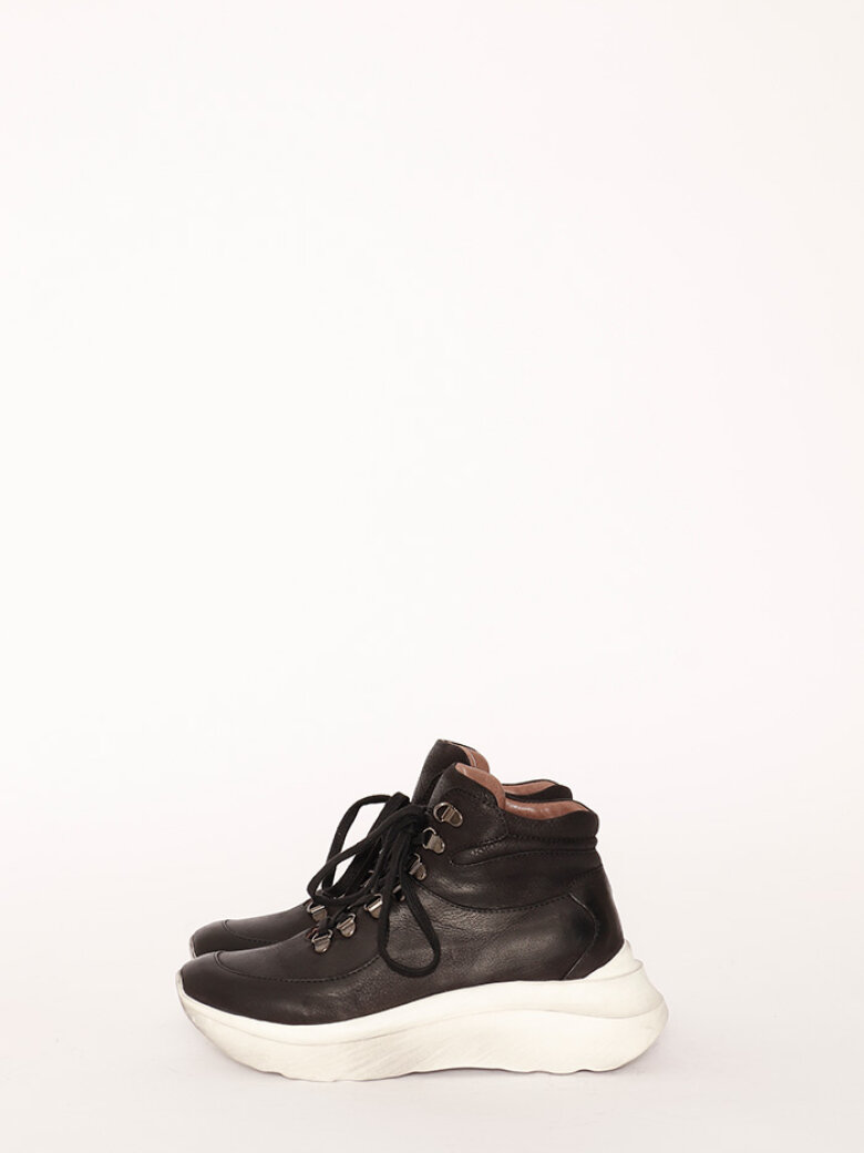 Sneakers med microfibersål og snøre