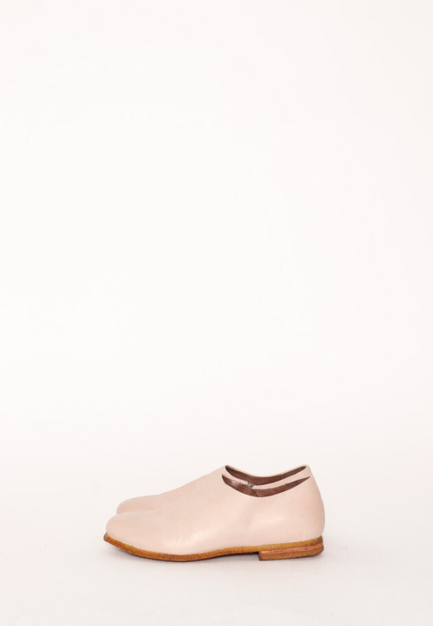 Lofina - Shoe with a raw rubber sole